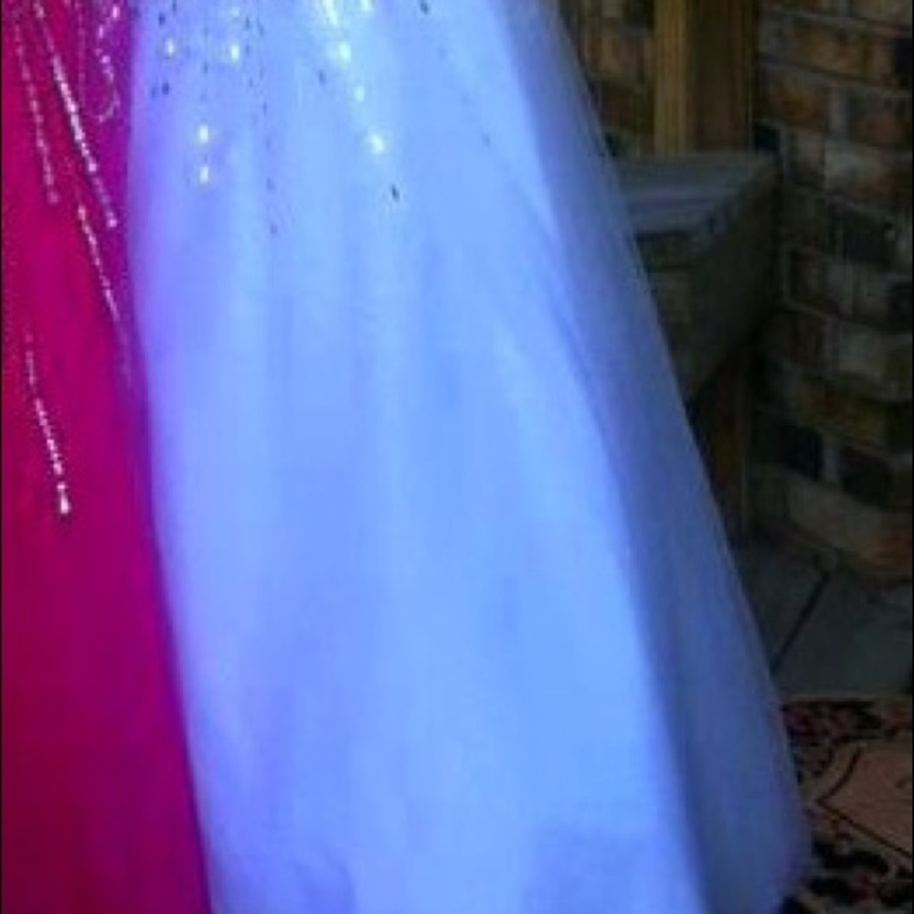Prom dress - Picture 2 of 2